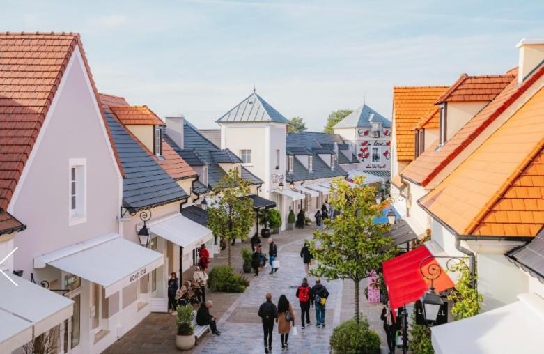 Les Jardins De Magny. Lägenhet Exteriör bild